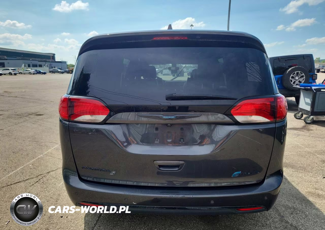 2020 Chrysler Pacifica Hybrid Limited VIN:2C4RC1N74LR257926 - 6