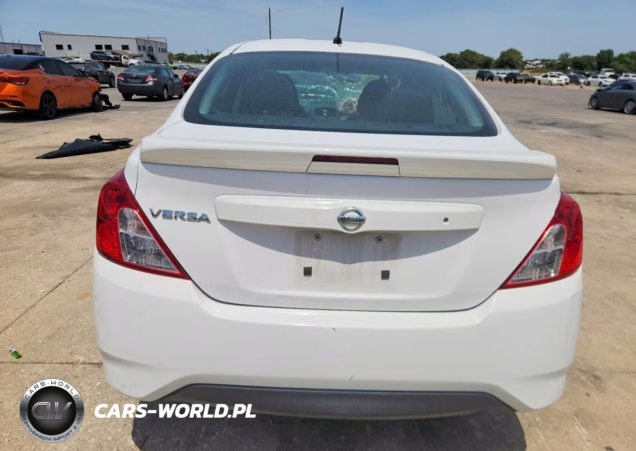 2018 Nissan Versa S Plus VIN:3N1CN7APXJL815798 - 6