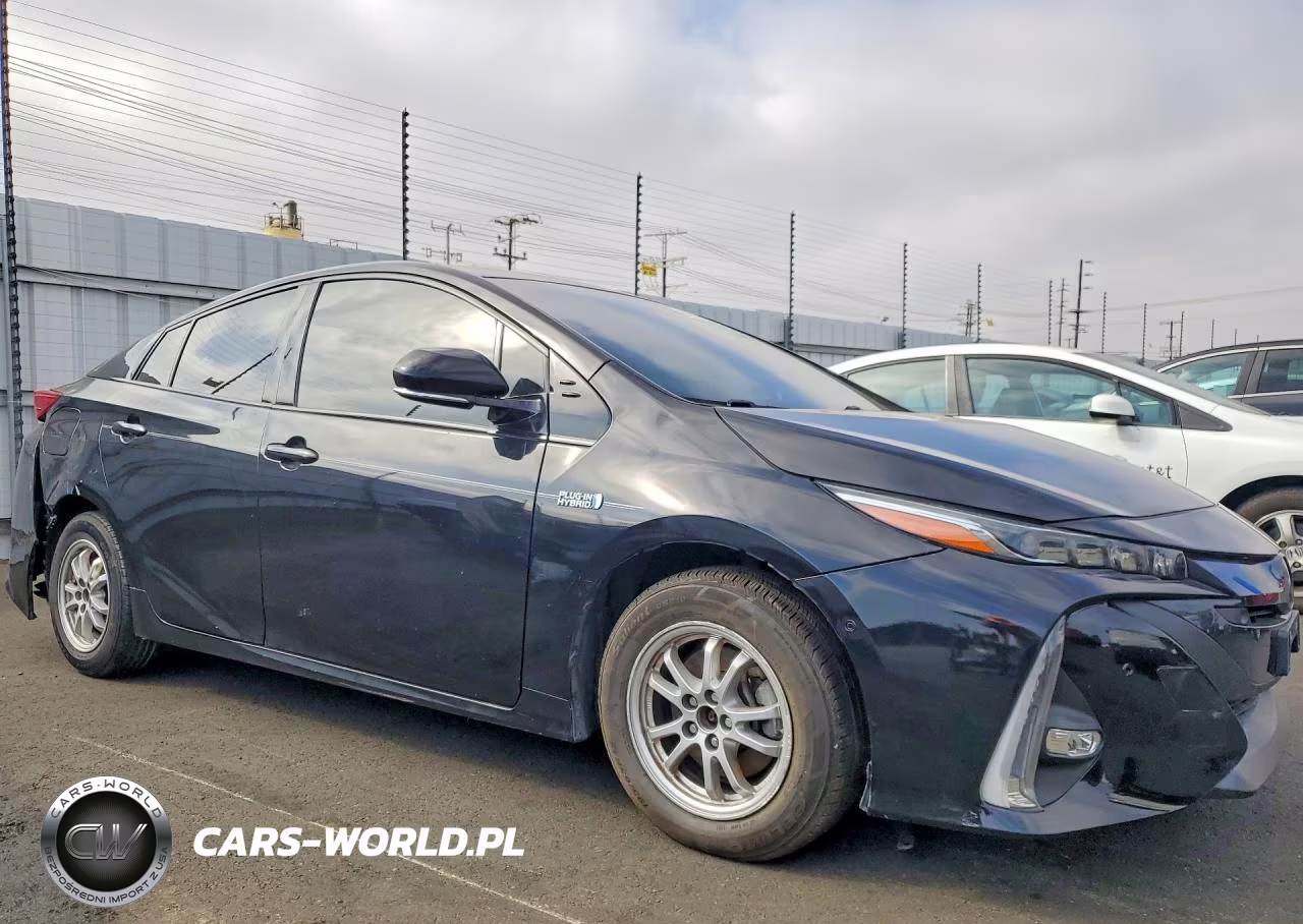 2020 Toyota Prius Prime Limited VIN:JTDKARFP5L3154639 - 4