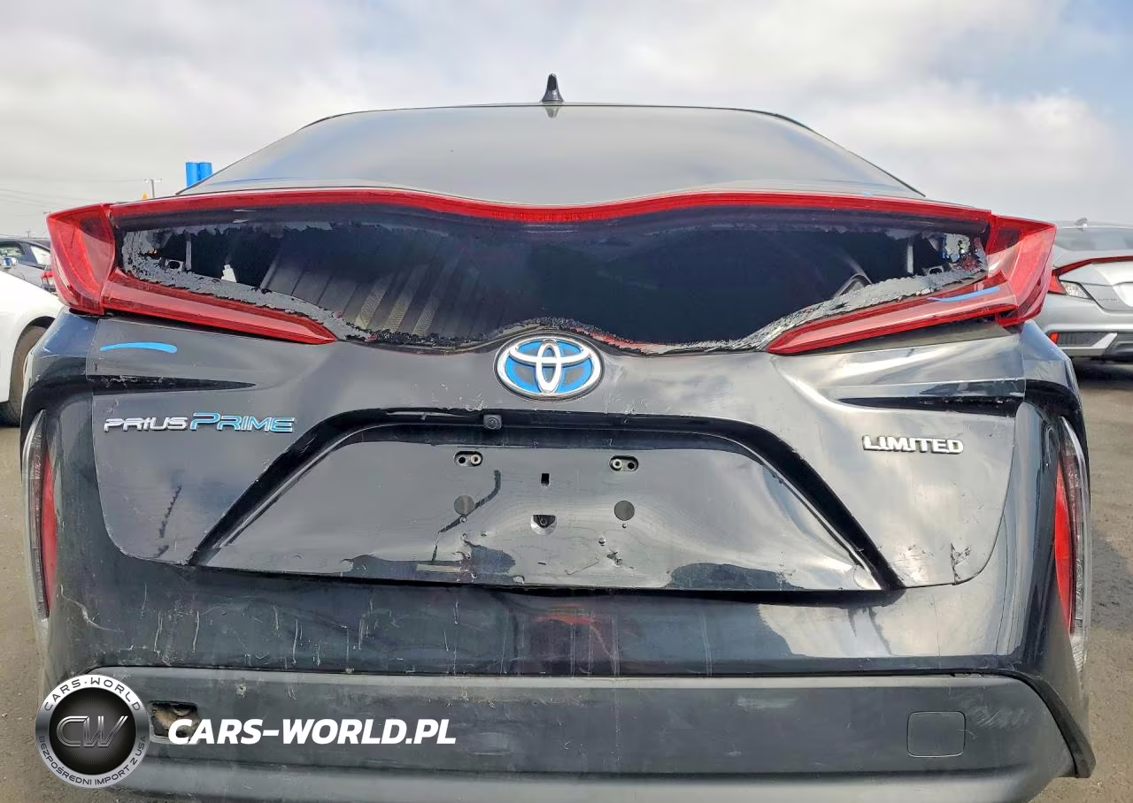 2020 Toyota Prius Prime Limited VIN:JTDKARFP5L3154639 - 6