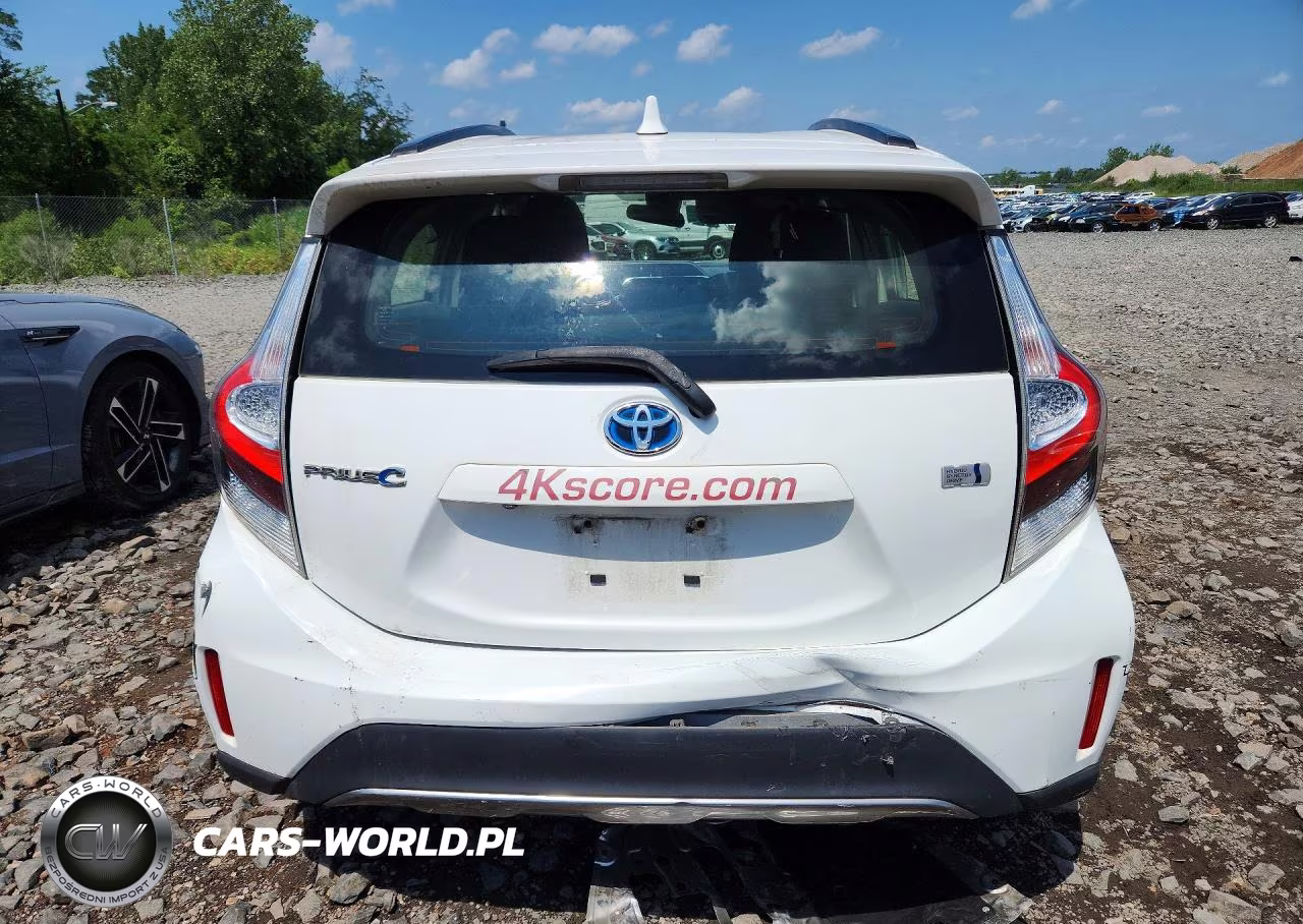 2018 Toyota Prius C Two VIN:JTDKDTB31J1599833 - 6