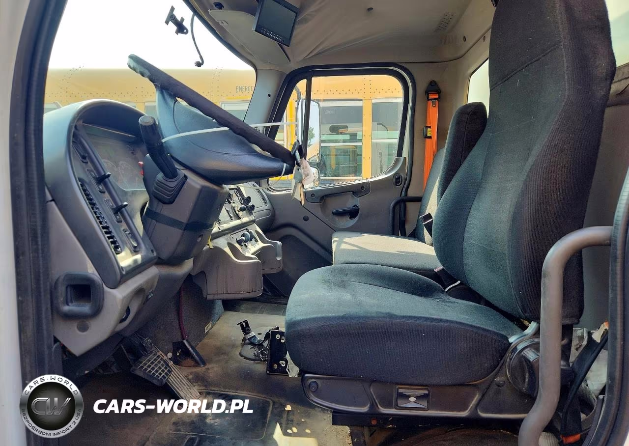 2017 Freightliner Busibess Class M2 Box Truck VIN:1FVACWDUXHHJD5642 - 7