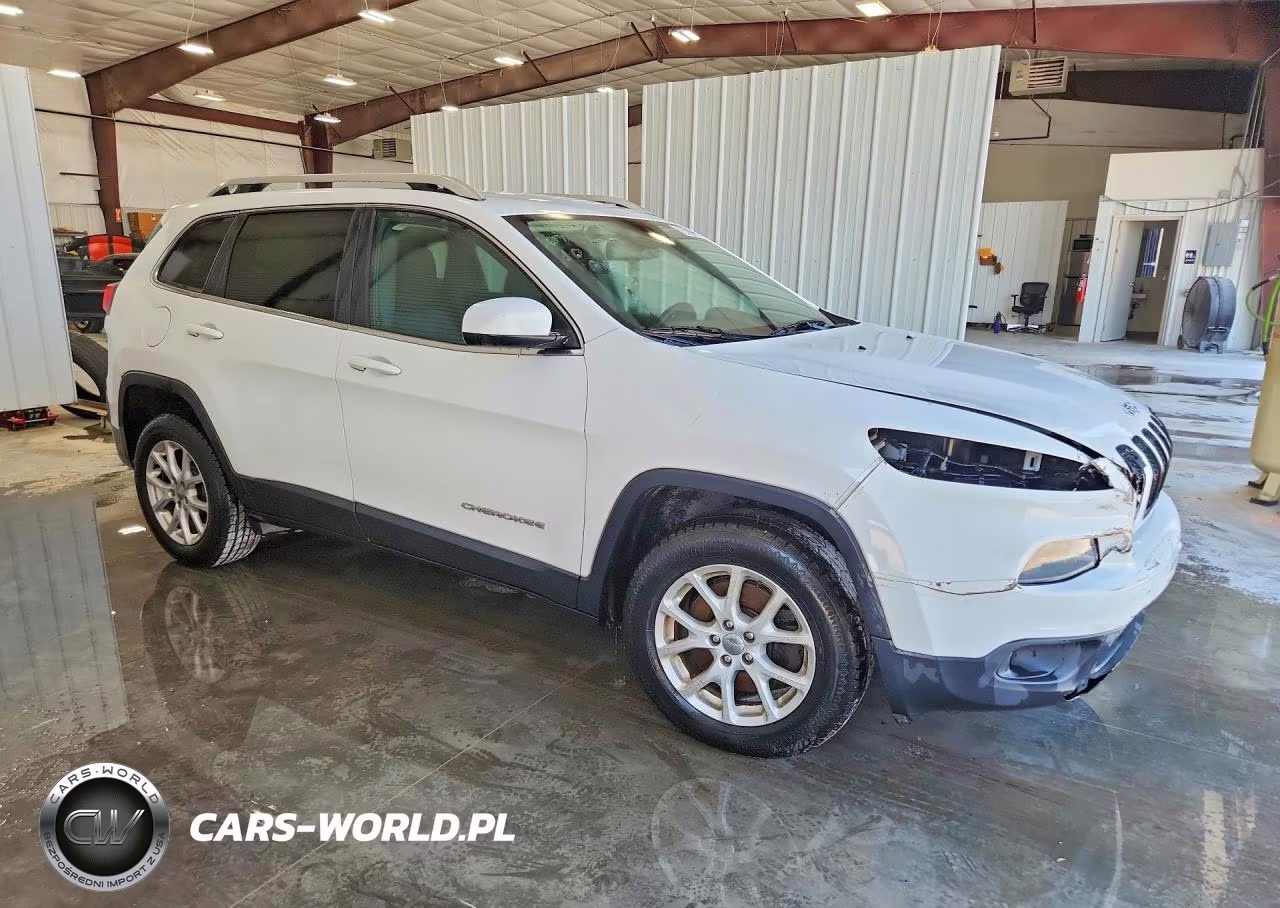 2016 Jeep Cherokee Latitude VIN:1C4PJMCS2GW115447 - 4