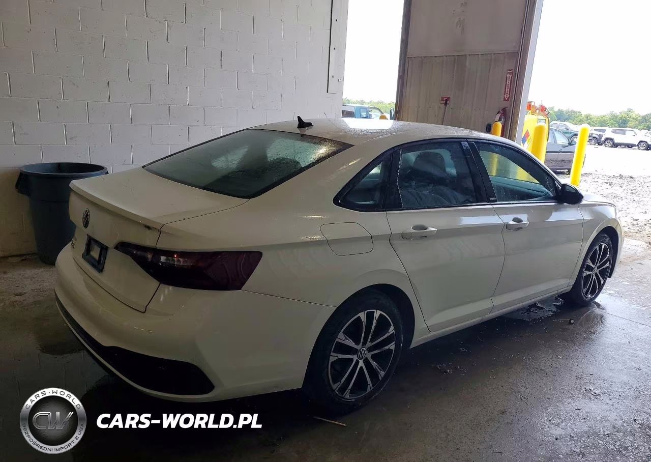 2024 Volkswagen Jetta Sport VIN:3VWBM7BU5RM072633 - 3