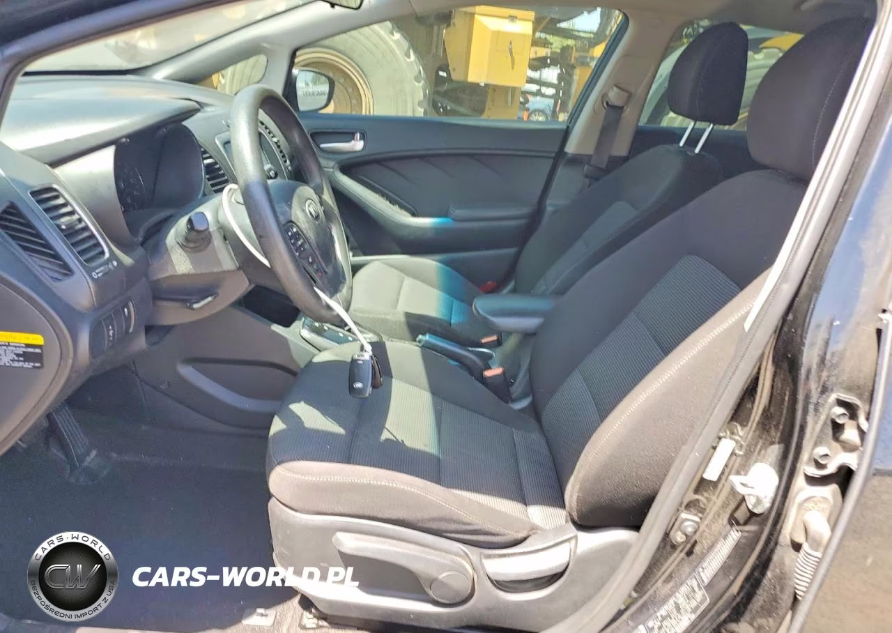 2017 Kia Forte5 Lx VIN:KNAFK5A81H5686843 - 7