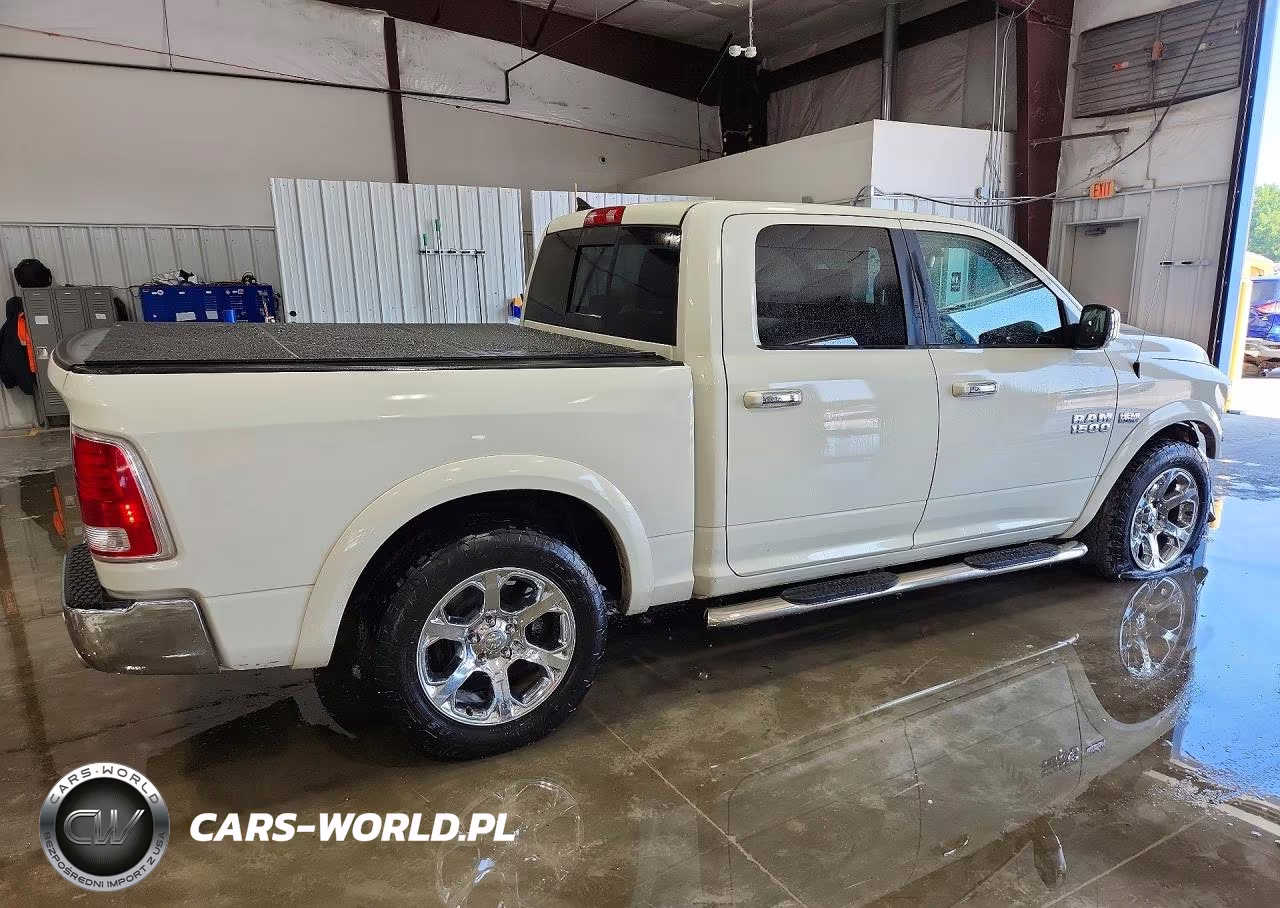 2017 Ram 1500 Laramie VIN:1C6RR7NT2HS762729 - 3