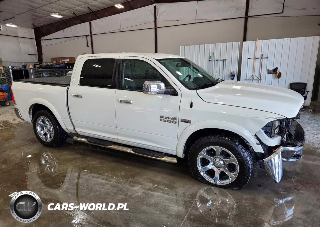 2017 Ram 1500 Laramie VIN:1C6RR7NT2HS762729 - 4