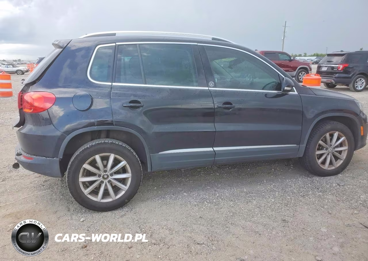 2017 Volkswagen Tiguan Wolfsburg VIN:WVGSV7AX8HK014965 - 3