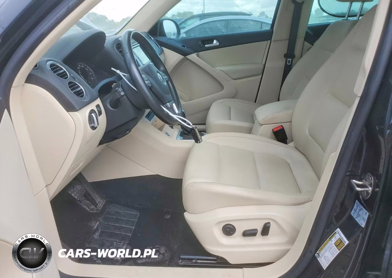 2017 Volkswagen Tiguan Wolfsburg VIN:WVGSV7AX8HK014965 - 7