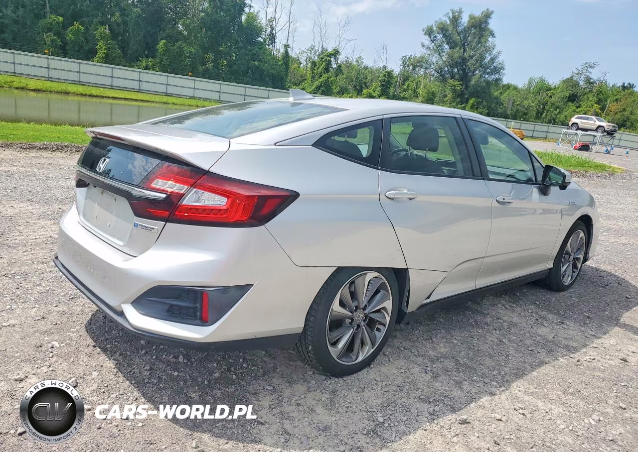 2018 Honda Clarity VIN:JHMZC5F18JC010771 - 3