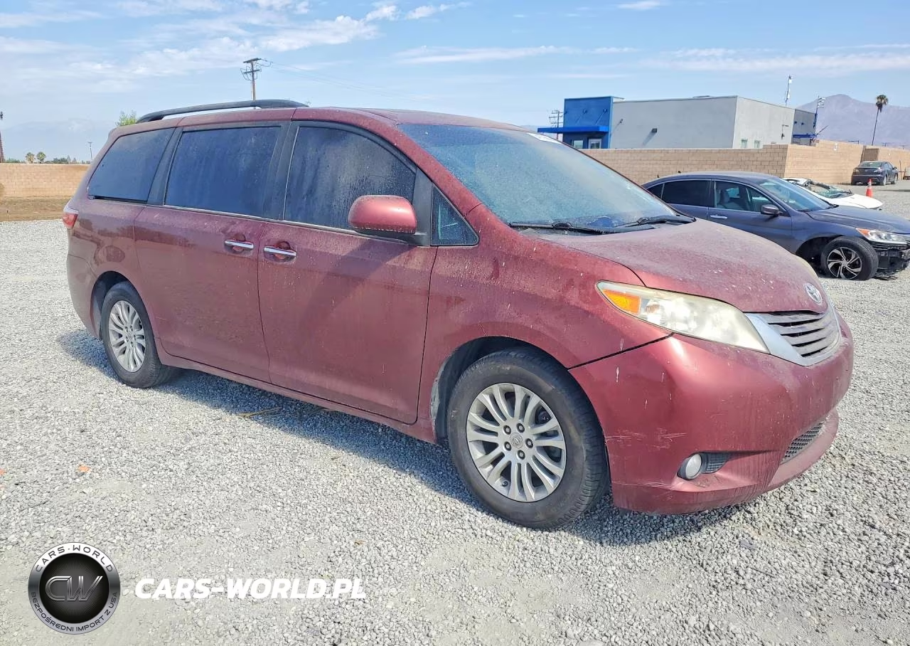 2016 Toyota Sienna Xle VIN:5TDYK3DC7GS756208 - 4