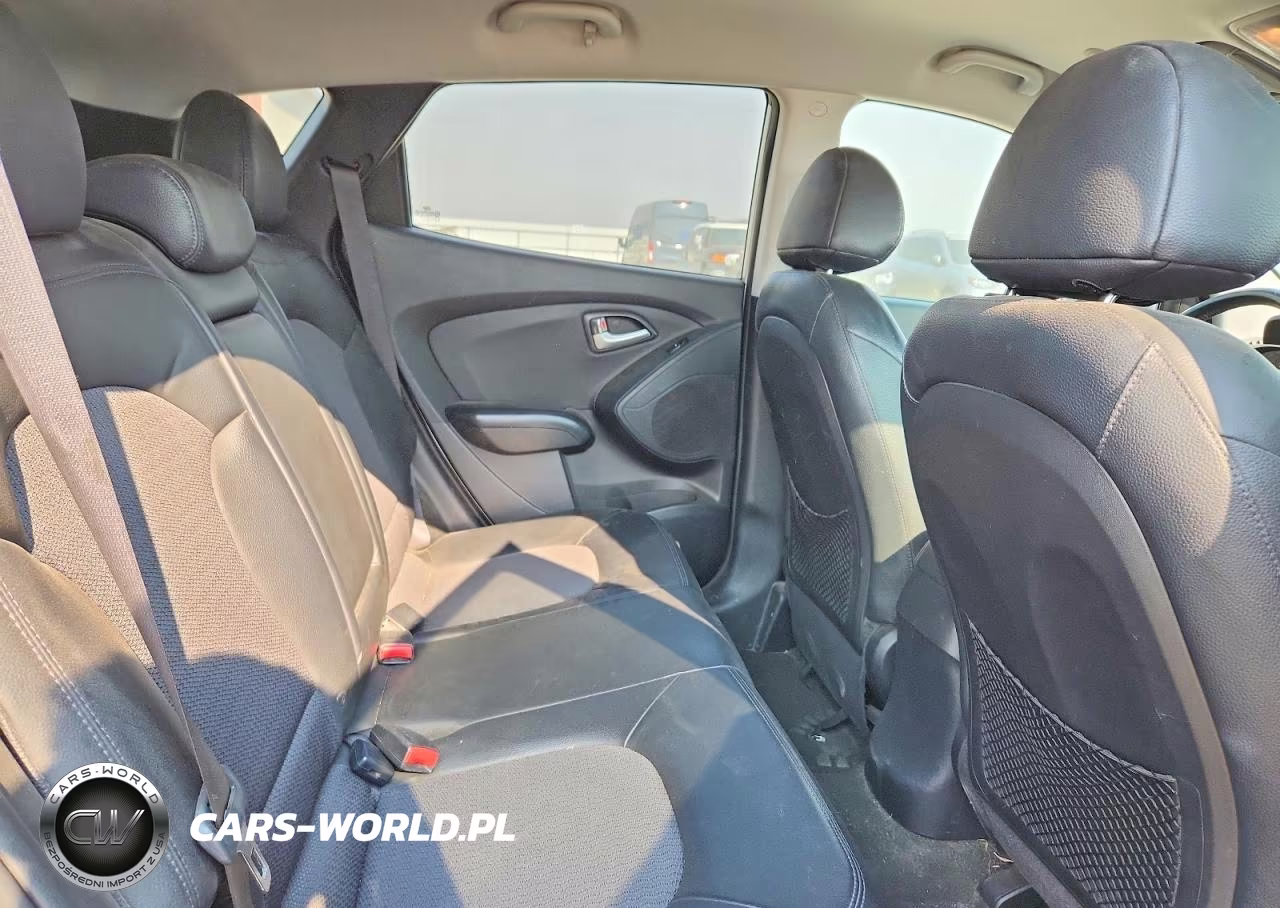 2012 Hyundai Tucson Gls VIN:KM8JUCAC1CU467973 - 10