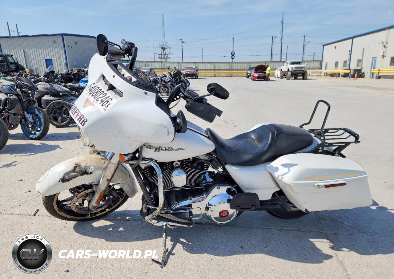 2016 Harley-Davidson Flhx Street Glide VIN:1HD1KBM11GB673406 - 3
