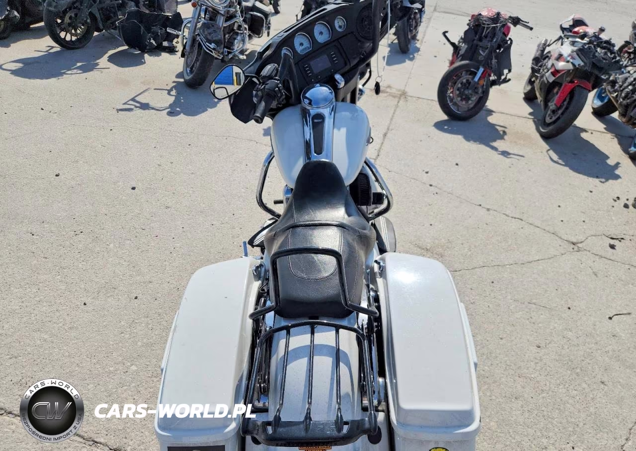 2016 Harley-Davidson Flhx Street Glide VIN:1HD1KBM11GB673406 - 6