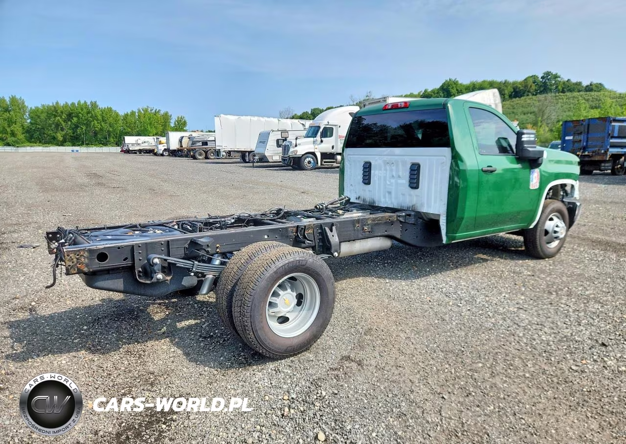 2025 Chevrolet Silverado K3500 VIN:1GB3KSE75SF216116 - 3
