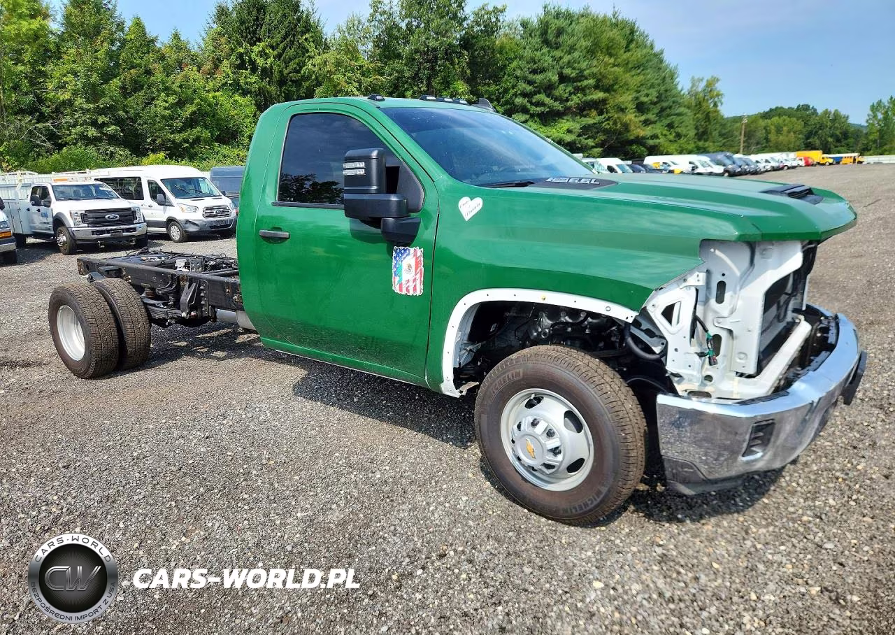2025 Chevrolet Silverado K3500 VIN:1GB3KSE75SF216116 - 4