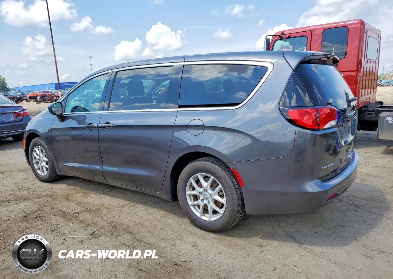 2017 Chrysler Pacifica Touring VIN:2C4RC1DG9HR720183 - 2