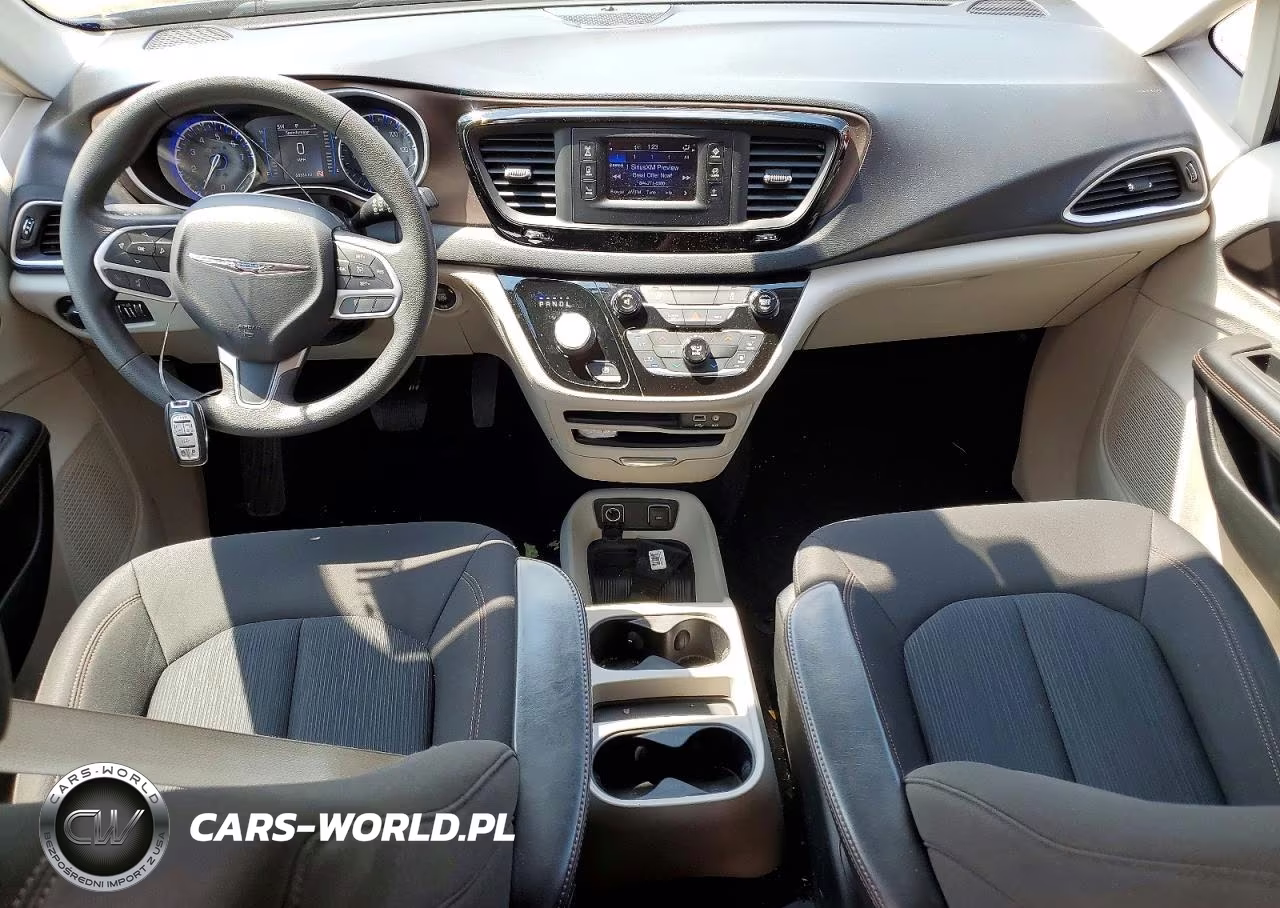 2017 Chrysler Pacifica Touring VIN:2C4RC1DG9HR720183 - 8