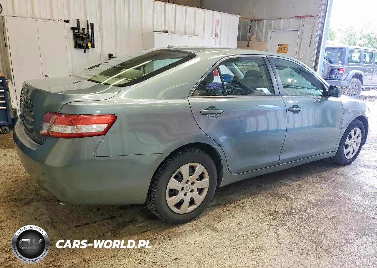 2011 Toyota Camry Le VIN:4T1BF3EK8BU684130 - 3