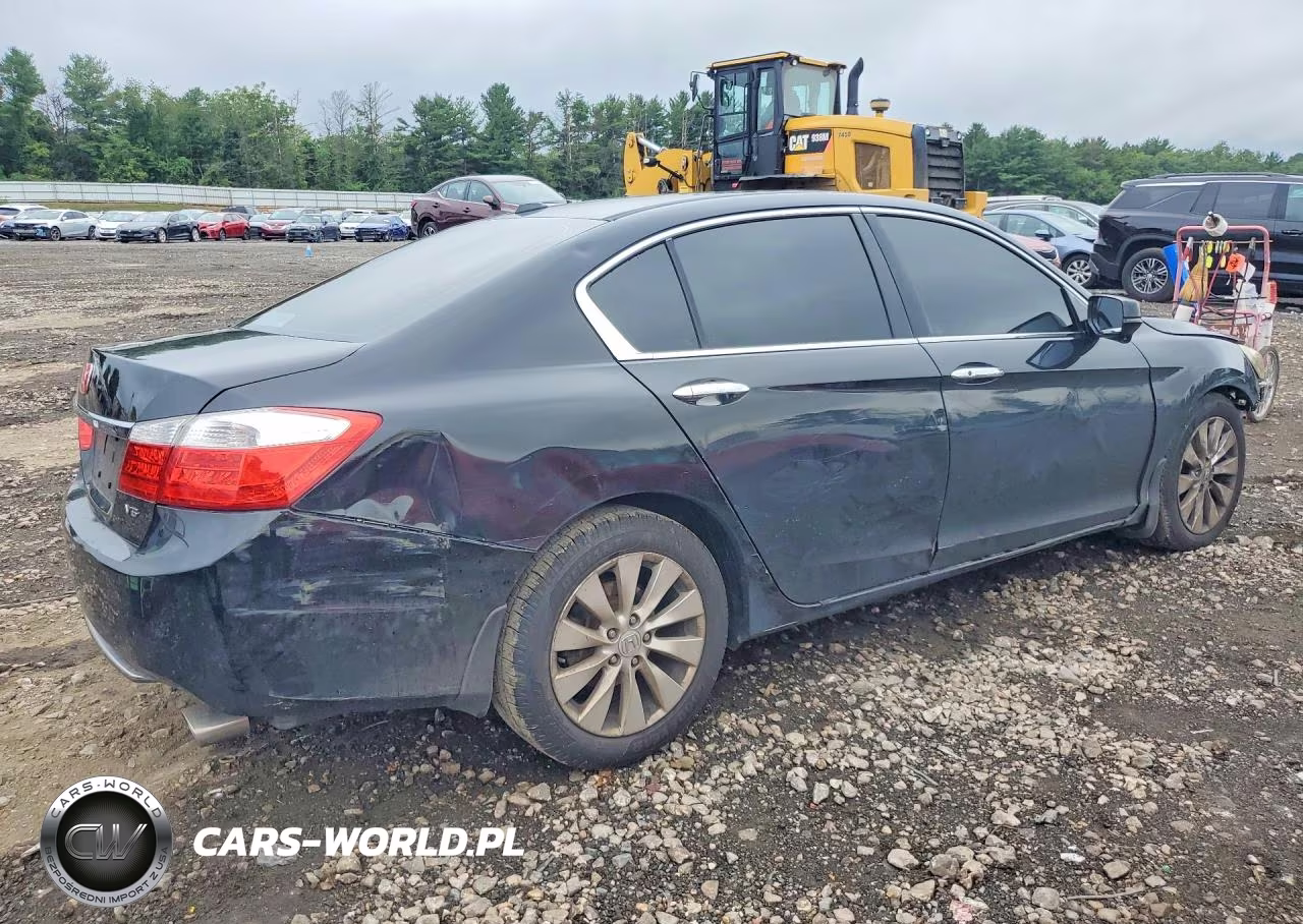 2013 Honda Accord Touring VIN:1HGCR3F89DA002588 - 3