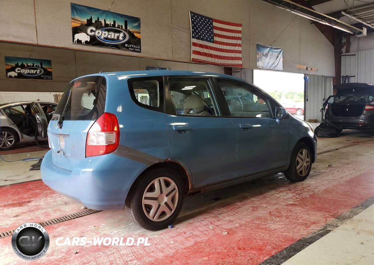 2007 Honda Fit VIN:JHMGD37467S066952 - 3