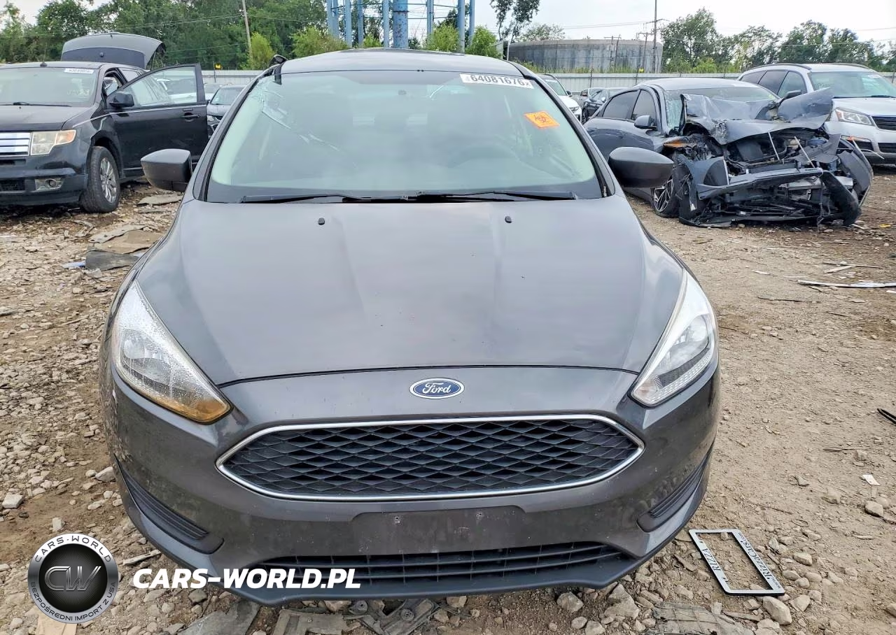 2018 Ford Focus Se VIN:1FADP3F20JL266793 - 5