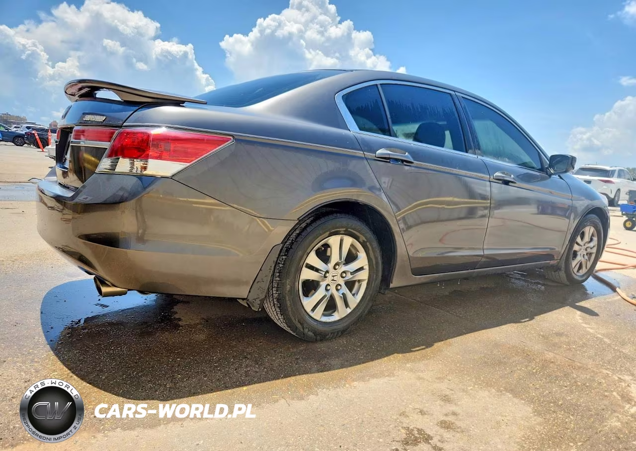 2011 Honda Accord Lxp VIN:1HGCP2F4XBA073034 - 3