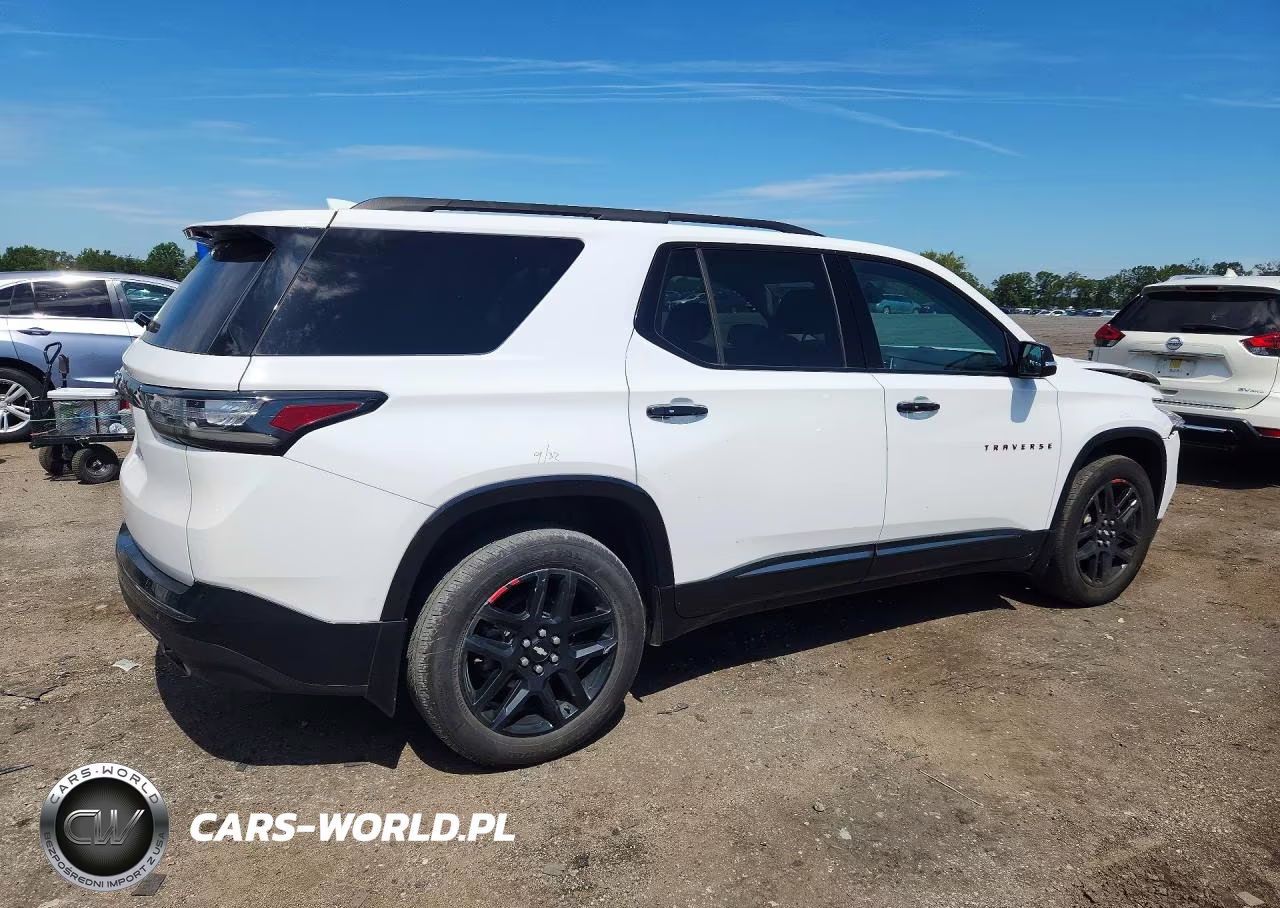 2019 Chevrolet Traverse Premier VIN:1GNERKKWXKJ314543 - 3