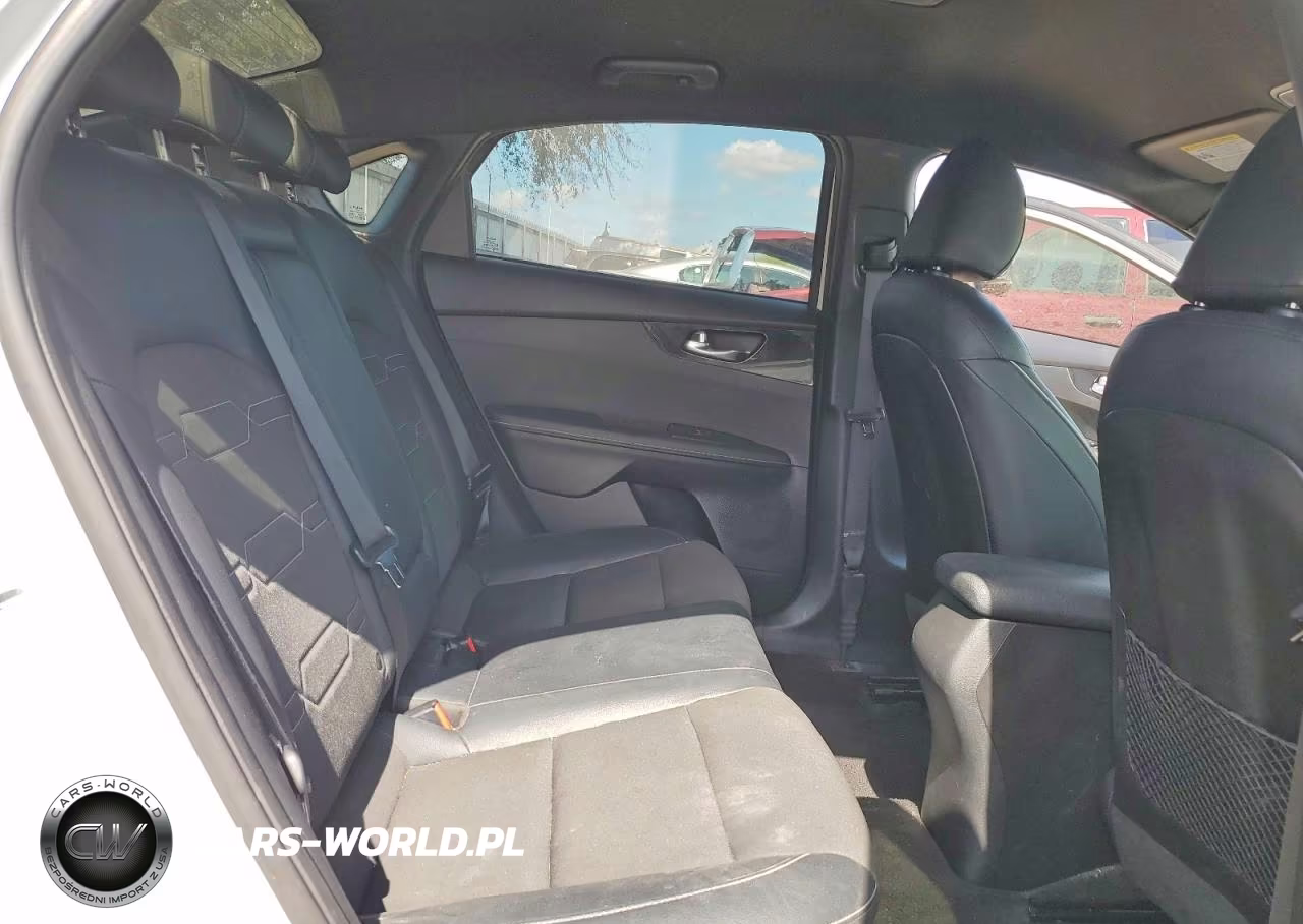 2023 Kia Forte Gt Line VIN:3KPF54AD7PE579882 - 10