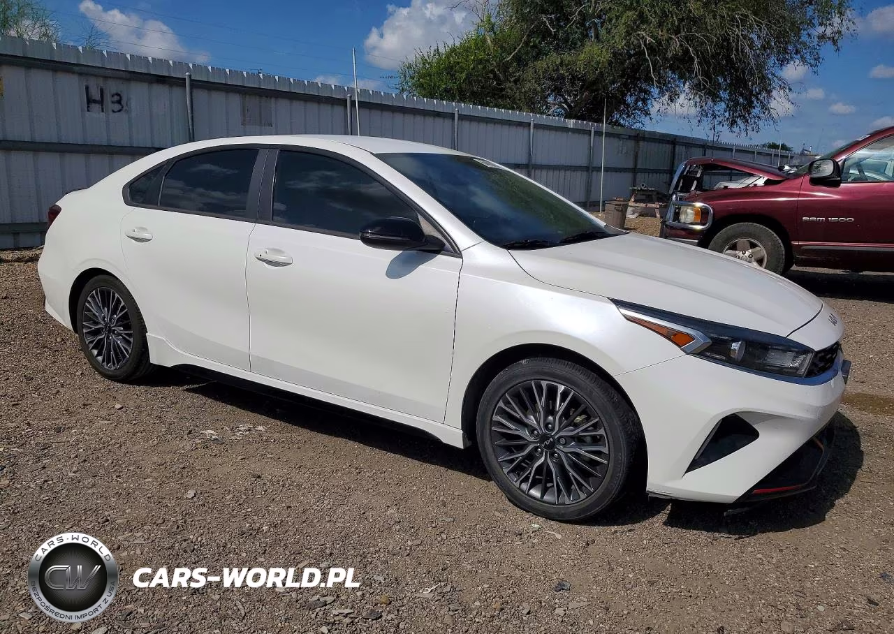 2023 Kia Forte Gt Line VIN:3KPF54AD7PE579882 - 4