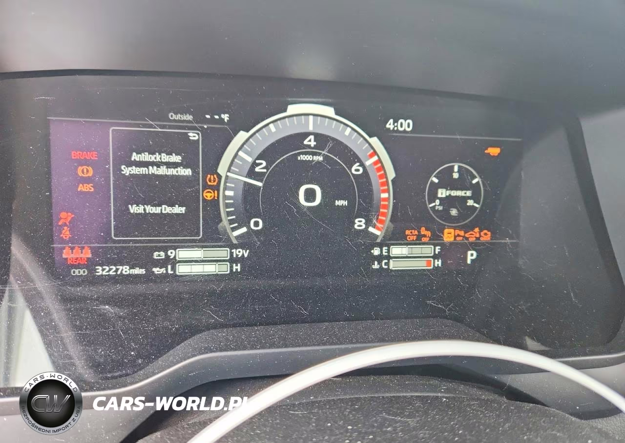 2025 Toyota Tundra Limited VIN:5TFWA5DB4SX295999 - 9