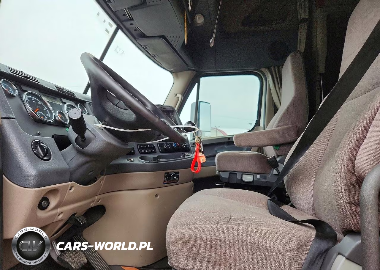 2018 Freightliner Cascadia 125 Semi Truck VIN:3AKJGLDR5JSJH8828 - 7
