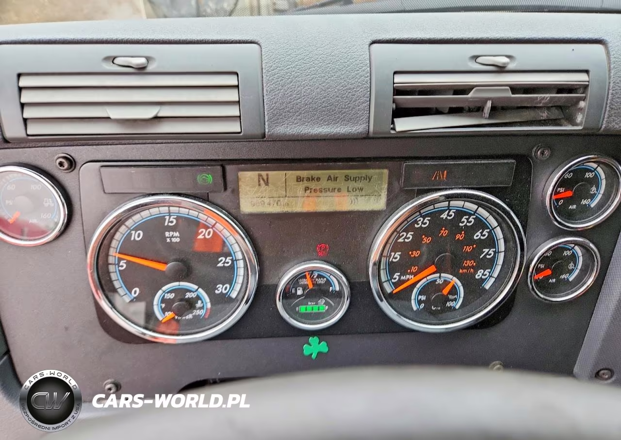 2018 Freightliner Cascadia 125 Semi Truck VIN:3AKJGLDR5JSJH8828 - 9
