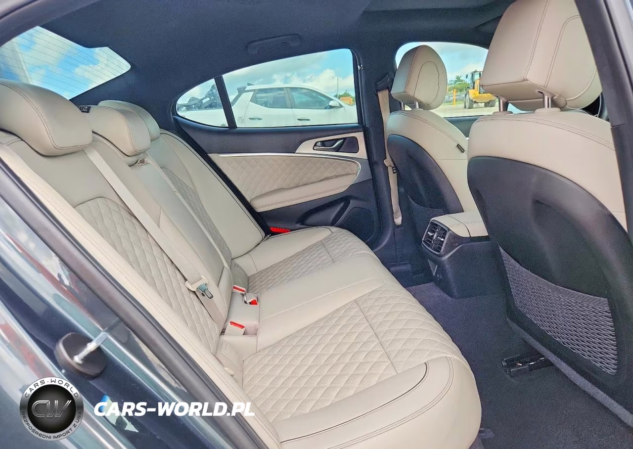 2023 Genesis G70 3.3T Standard VIN:KMTG54TEXPU117524 - 10