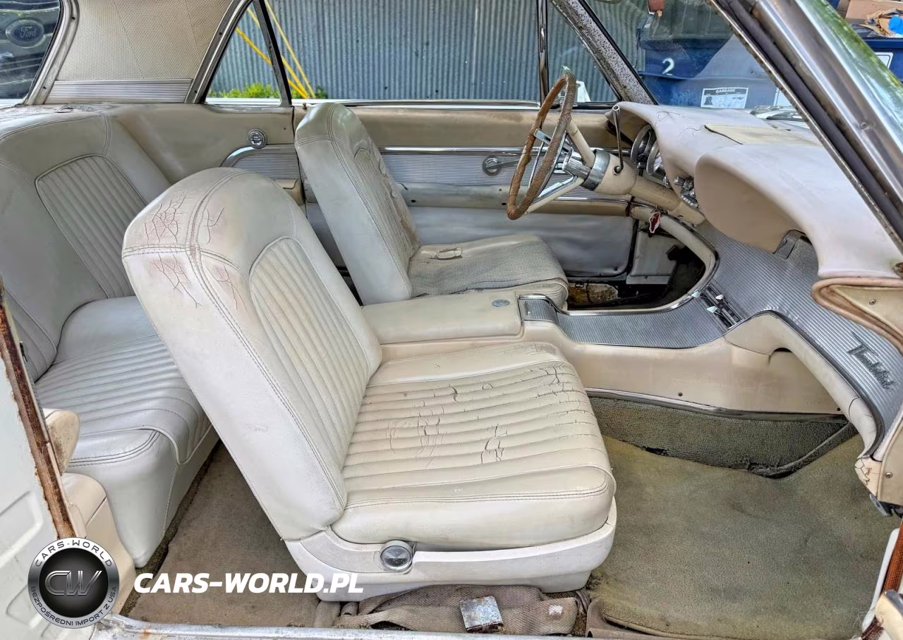 1961 Ford T-Bird VIN:1Y71Z139615 - 5