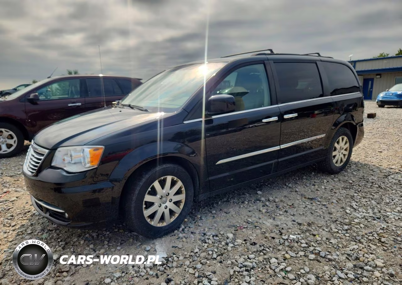 2016 Chrysler Town & Country Touring – zdjęcie 1 z 13