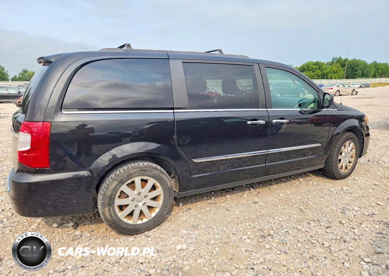 2016 Chrysler Town & Country Touring VIN:2C4RC1BG3GR254915 - 3
