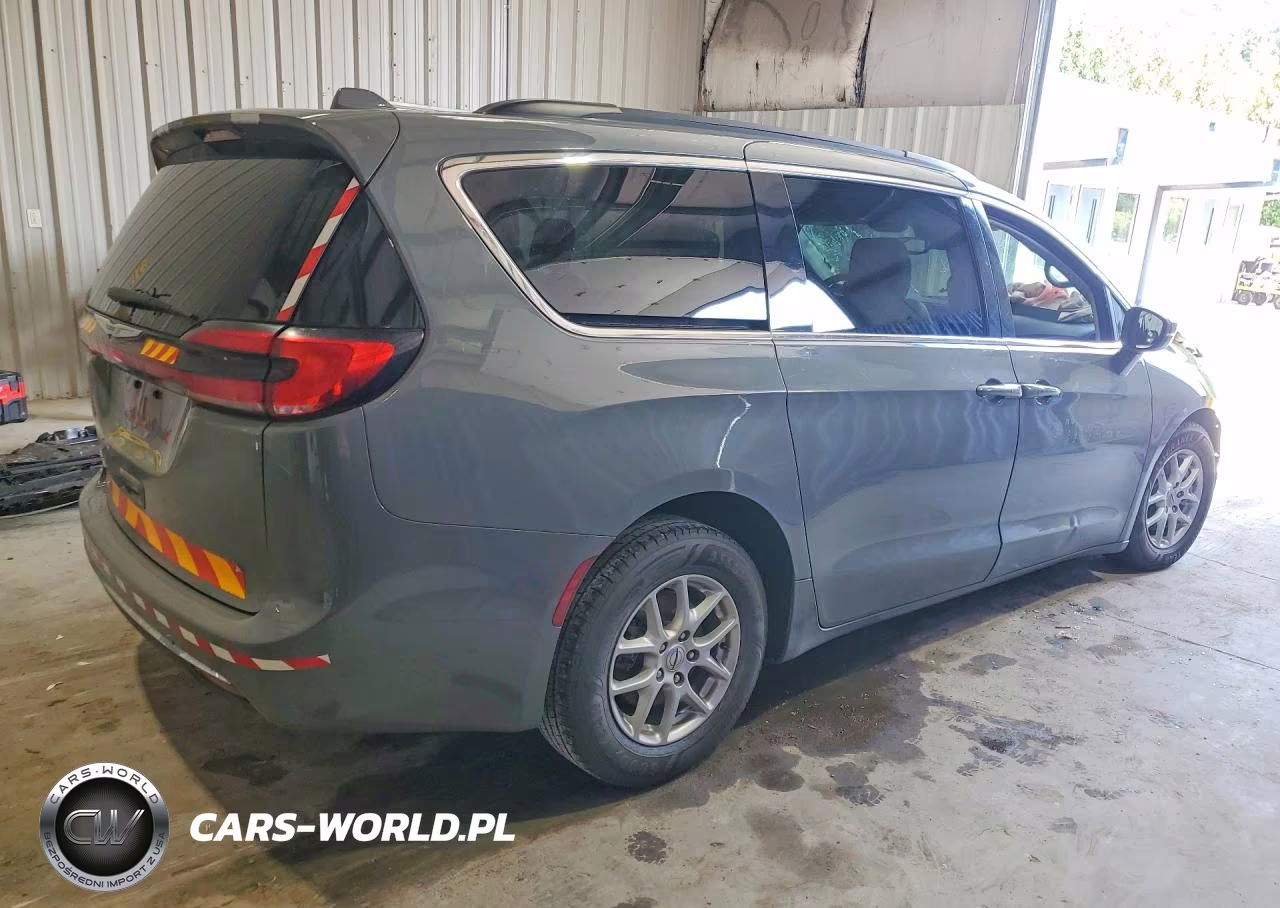 2022 Chrysler Pacifica Touring L VIN:2C4RC1BG8NR197298 - 3