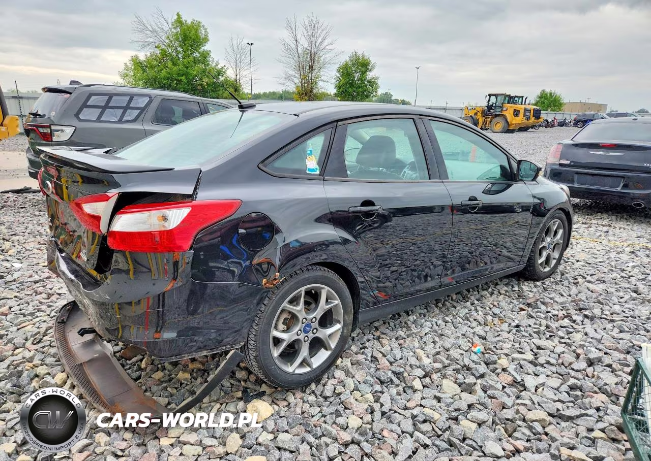 2014 Ford Focus Se VIN:1FADP3F22EL216922 - 3