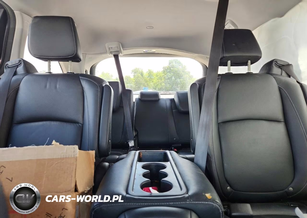 2021 Honda Odyssey Touring VIN:5FNRL6H83MB025946 - 10