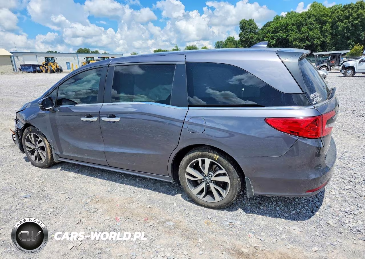 2021 Honda Odyssey Touring VIN:5FNRL6H83MB025946 - 2