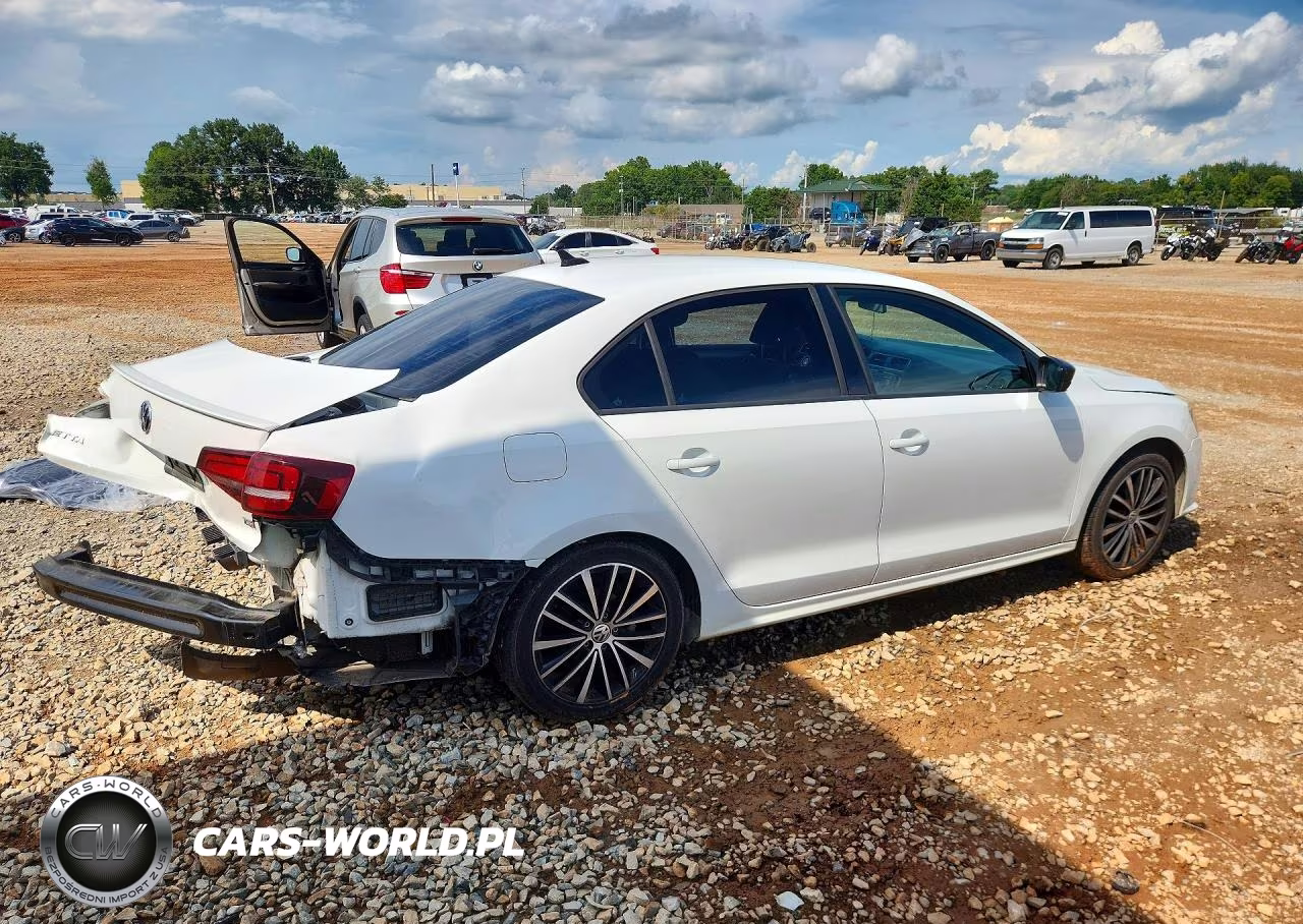2016 Volkswagen Jetta Sport VIN:3VWD17AJ2GM415453 - 3