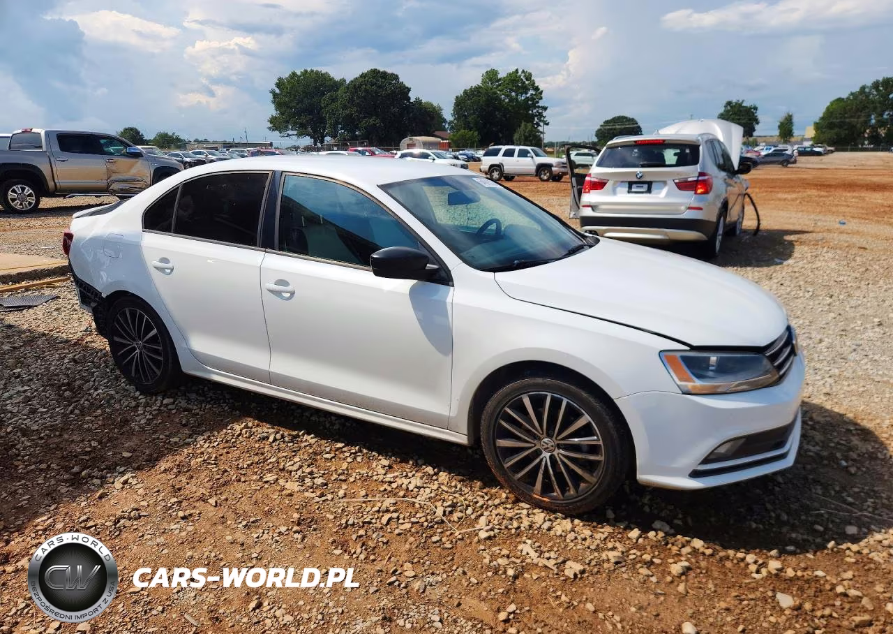 2016 Volkswagen Jetta Sport VIN:3VWD17AJ2GM415453 - 4