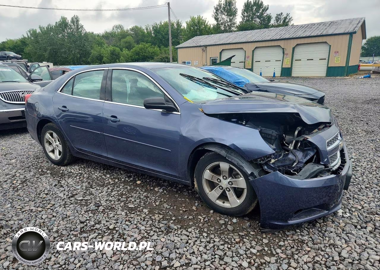 2013 Chevrolet Malibu VIN:1G11B5SA2DF175587 - 4