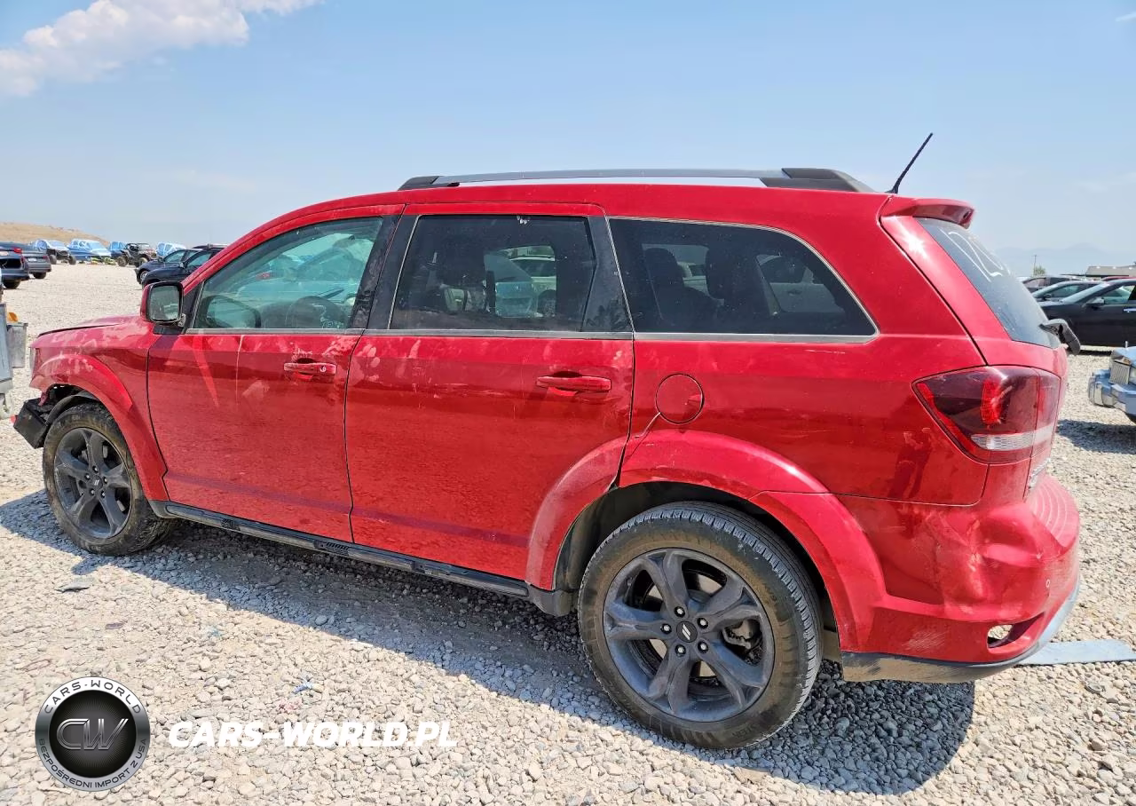 2018 Dodge Journey Crossroad VIN:3C4PDDGGXJT390784 - 2