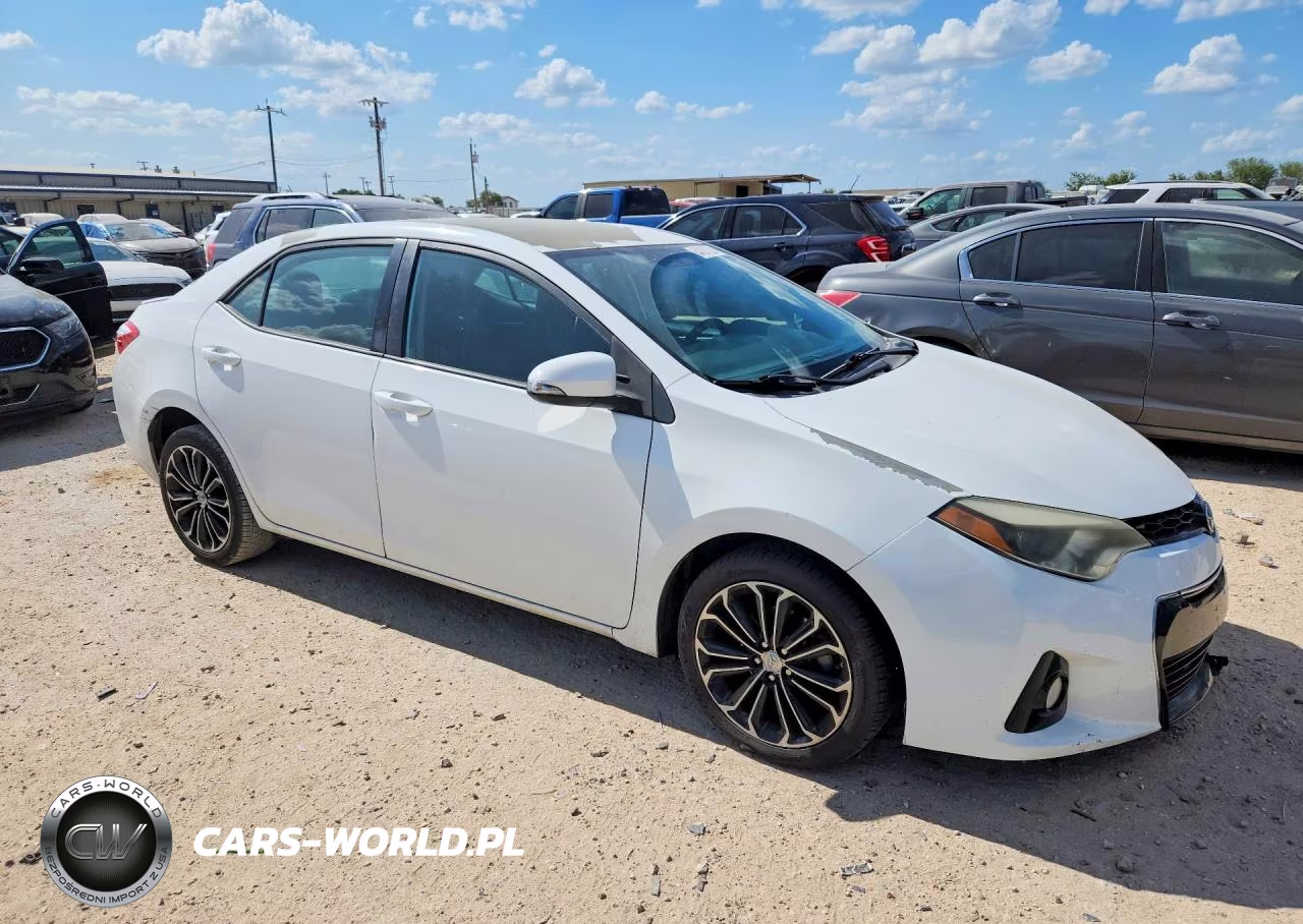 2016 Toyota Camry Xse VIN:5YFBURHE8GP373109 - 4