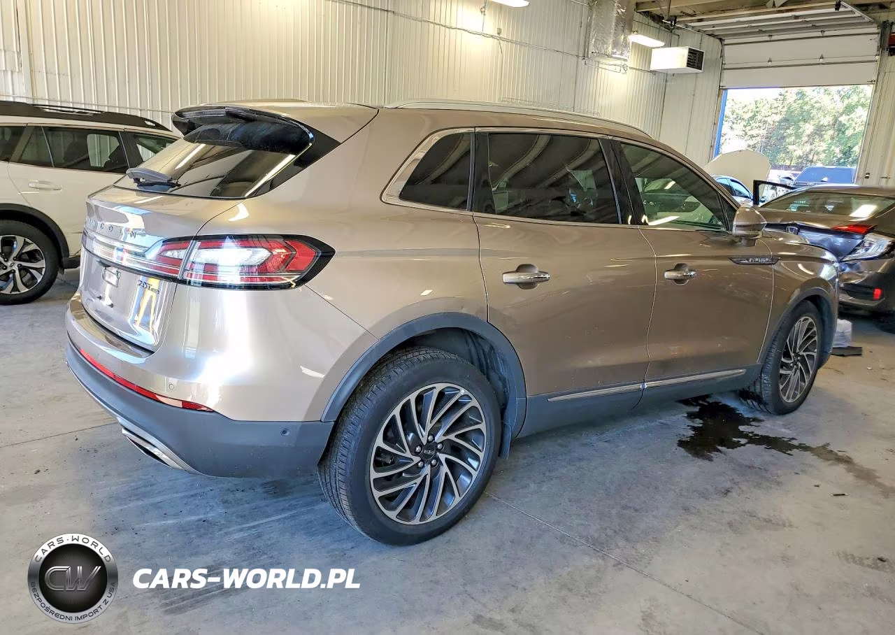 2019 Lincoln Nautilus Reserve VIN:2LMPJ8L90KBL17234 - 3