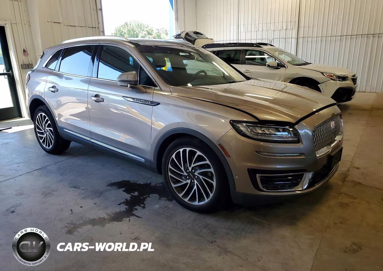 2019 Lincoln Nautilus Reserve VIN:2LMPJ8L90KBL17234 - 4