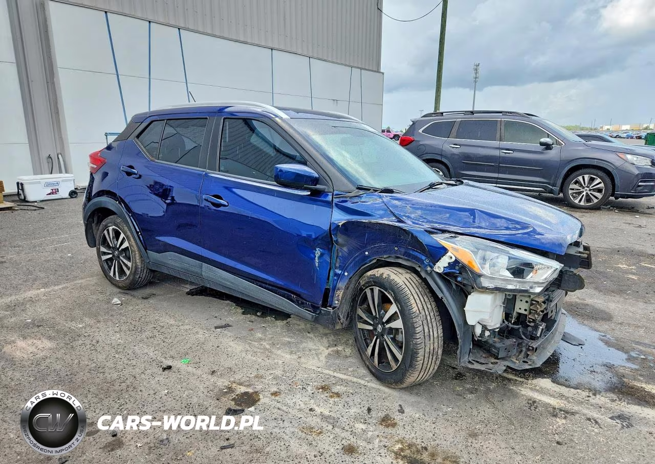 2018 Nissan Kicks Sv VIN:3N1CP5CU2JL535469 - 4