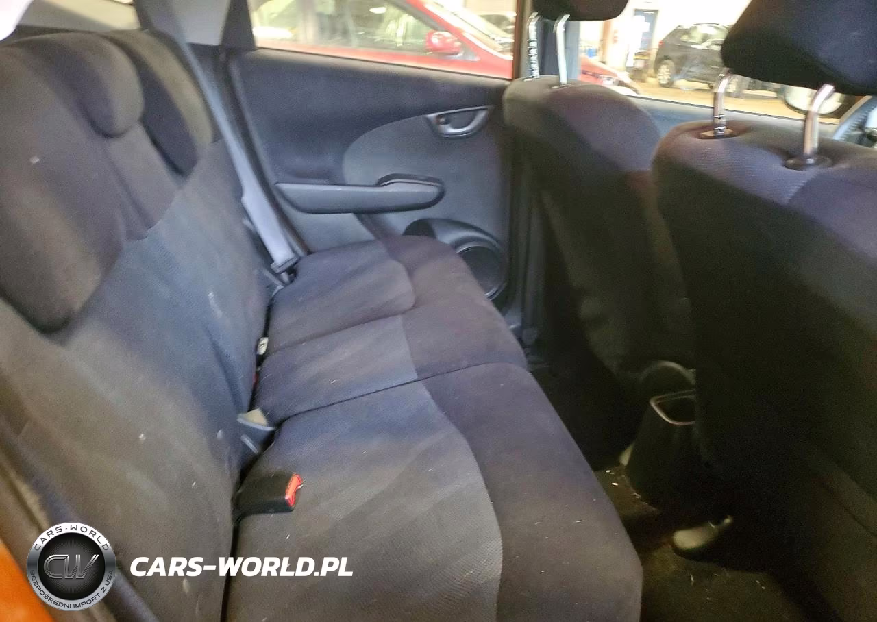 2011 Honda Fit Sport VIN:JHMGE8H63BS010003 - 10